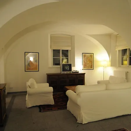 Pvh Charming Flats Vlasska Prague